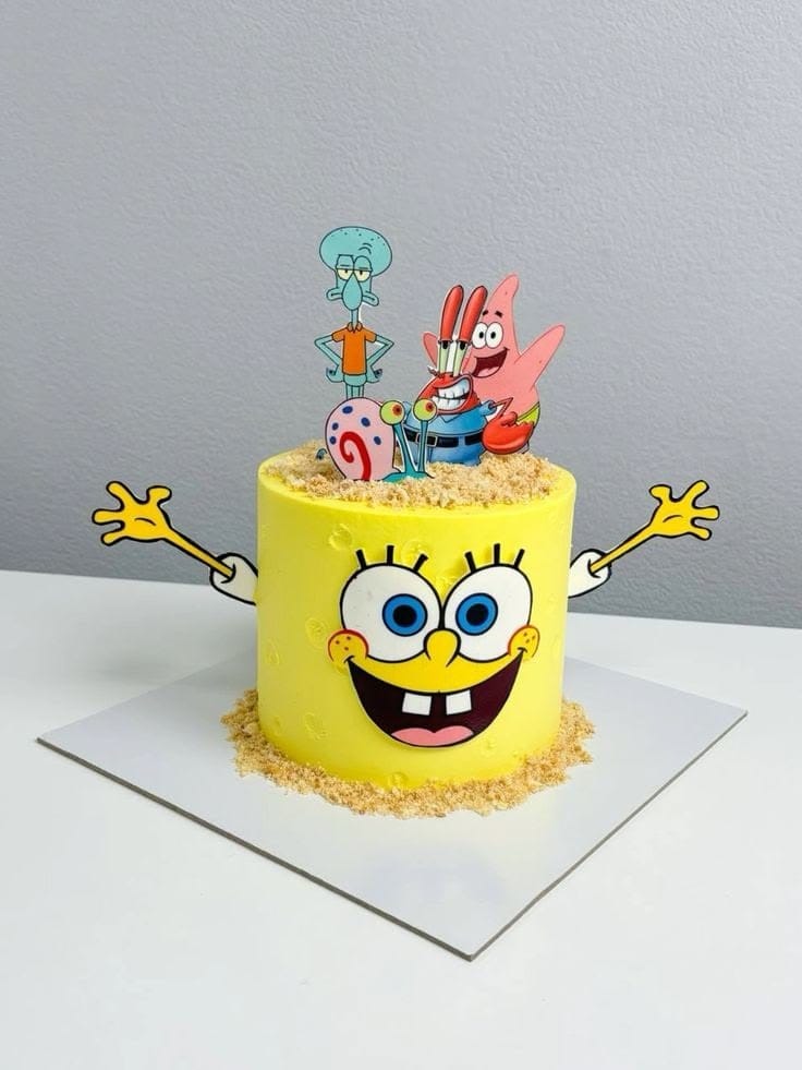 Gâteau minimaliste avec décoration botanique